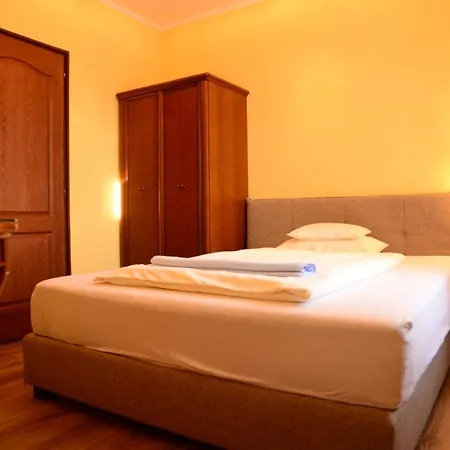 Szilvia Panzio Bed & Breakfast *