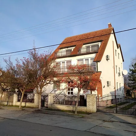 Bed & Breakfast Szilvia Panzio