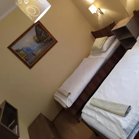 Szilvia Panzio Bed & Breakfast *