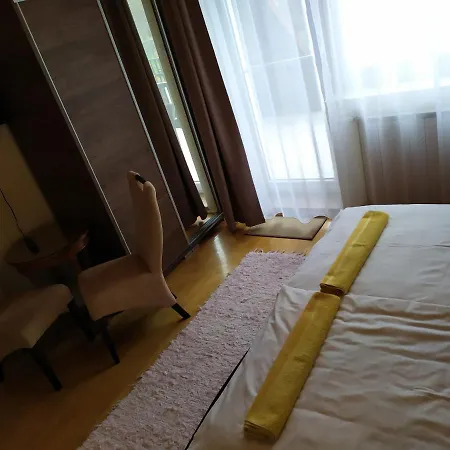 Szilvia Panzio Bed & Breakfast *