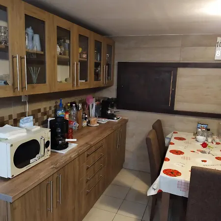 Szilvia Panzio Bed & Breakfast *