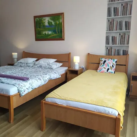Szilvia Panzio Bed & Breakfast