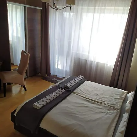 Szilvia Panzio Bed & Breakfast *
