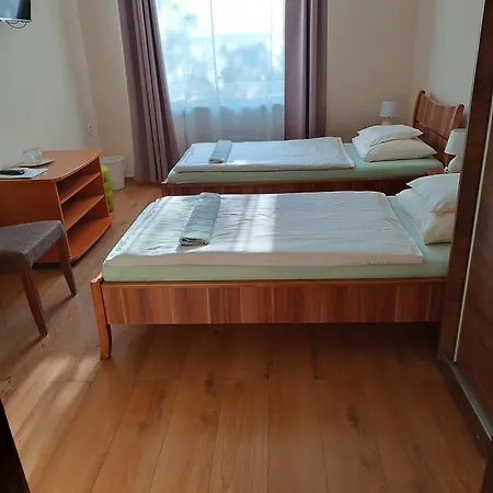 Szilvia Panzio 3*