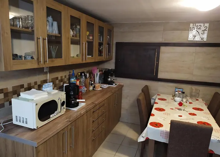Szilvia Panzio לינה וארוחת בוקר 3*